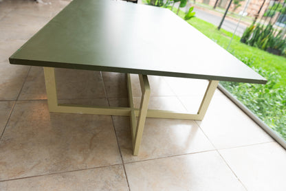 Mesa de madera verde